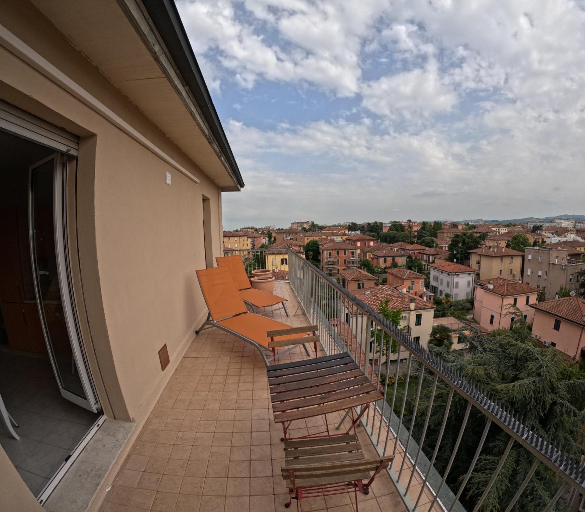 Bellavista Panoramic Terrace Appartamento Con Terrazza Zona Sant Orsola Bologna Ngoại thất bức ảnh